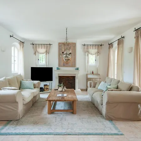 Beachside Bliss In Gassin Villa