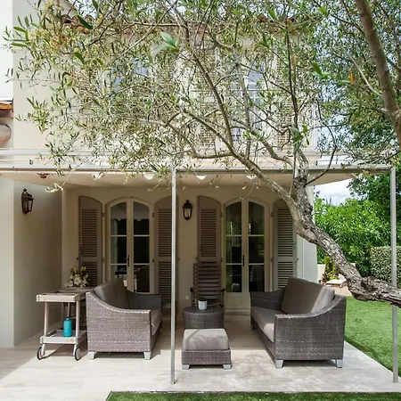 Beachside Bliss In Gassin Villa