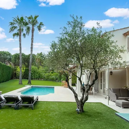 Beachside Bliss In Gassin Villa *